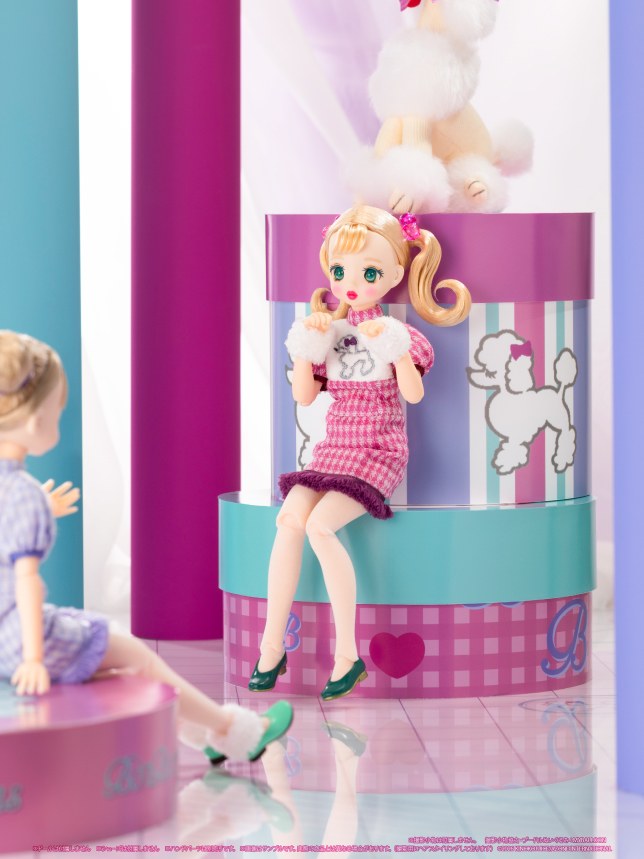 BonBons Cassis mini-dress edition, alternate official view